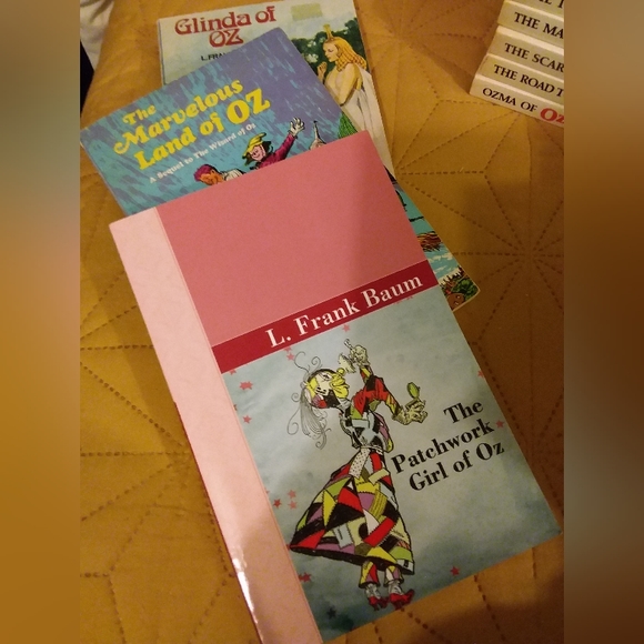 Lot of 11 Oz Books - Picture 3 of 5